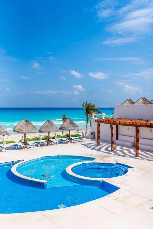 2 Bedrooms, Ocean View Balcony Cancun