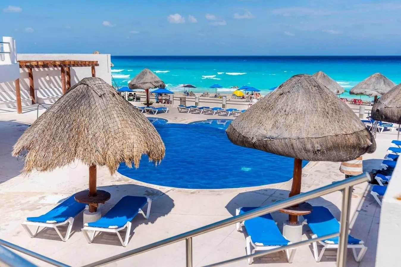 2 Bedrooms, Ocean View Balcony Cancun