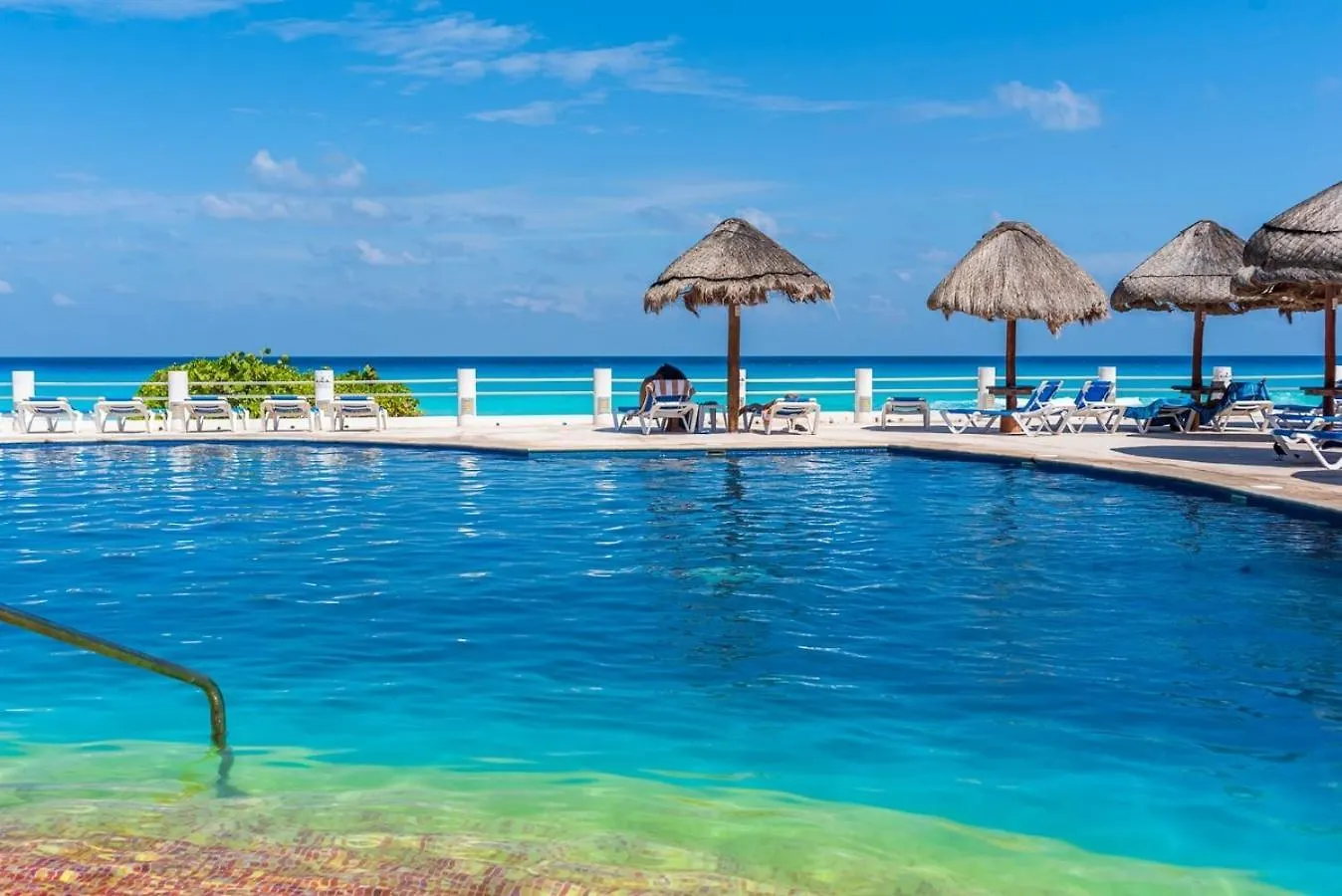 Apartment 2 Bedrooms, Ocean View Balcony Cancun