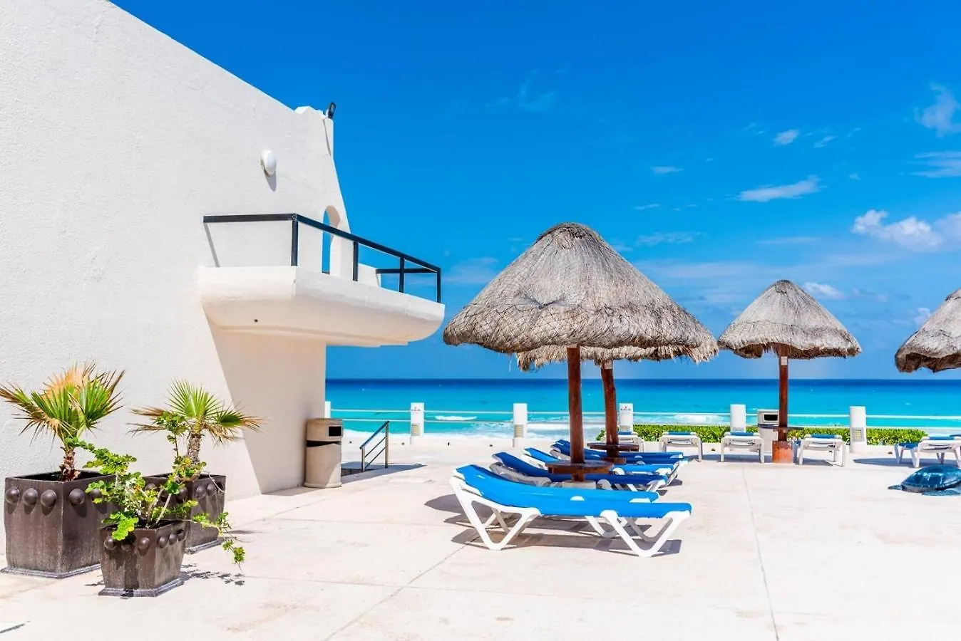 2 Bedrooms, Ocean View Balcony Канкун Апартаменты